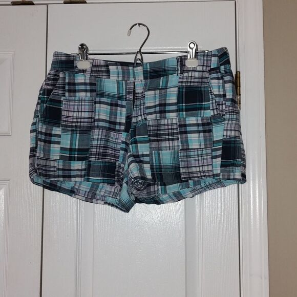 British Khaki plaid  shorts  sz 8 - Picture 1 of 3